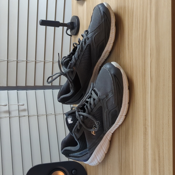 Fila memory deluxe 17 running shoe - Picture 3 of 5